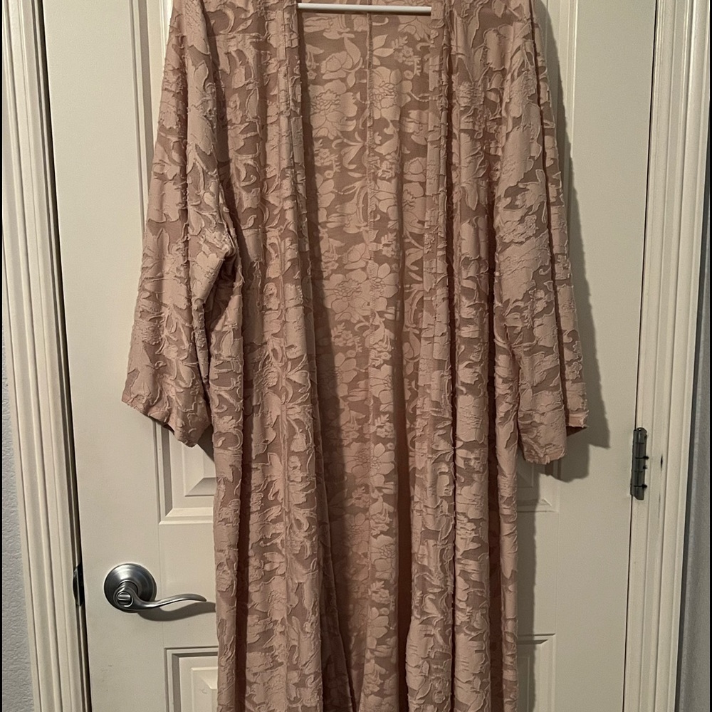LIGHT PINK HACCI BURNOUT HI-LO KIMONO
